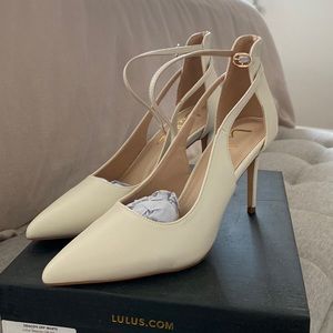 Lulus Deacon Off White Heels